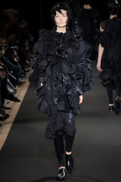Look 12